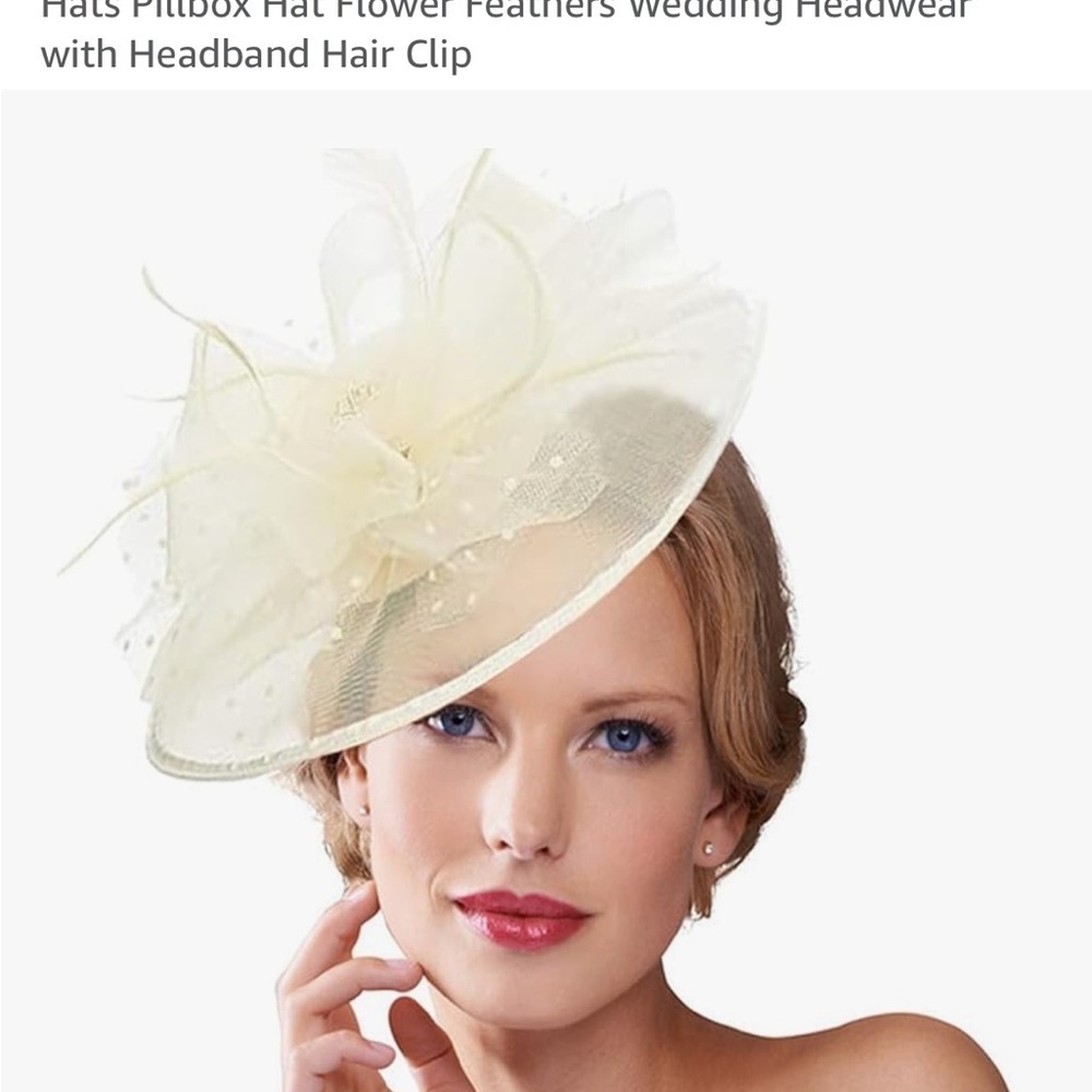 Elegant Cream Fascinator with Flower Detail